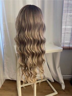 Long Wavy Blonde Balayage Wig - Natural Blonde- 30" long- Lace Front, Free Part